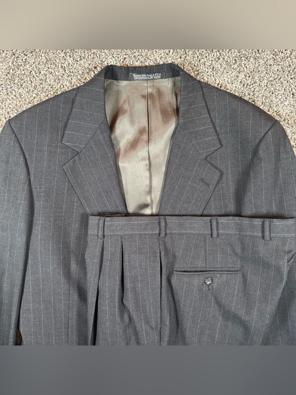 Southampton Men's 2pc Wool Suit 44L Jacket, 36 Waist Gray Pinstripe VTG 1990 USA